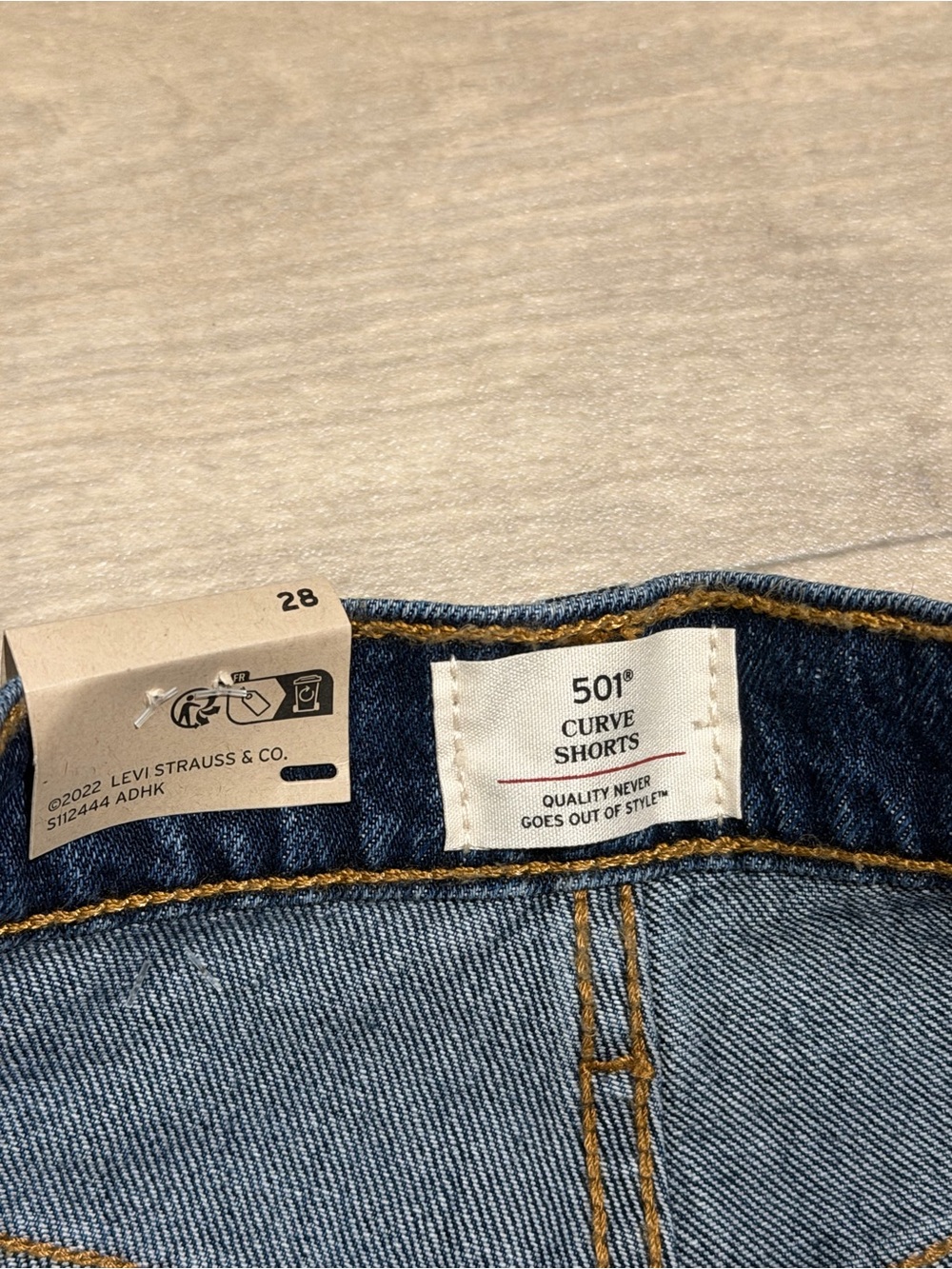Levi's Women's 501 Curve Shorts Size 28 - Picture 7 of 12